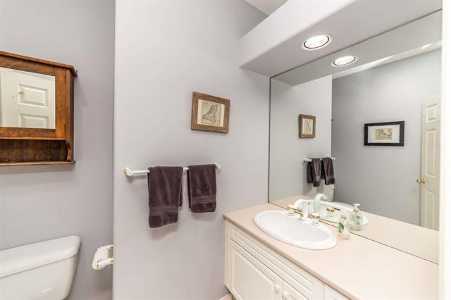 Powder room before renovation