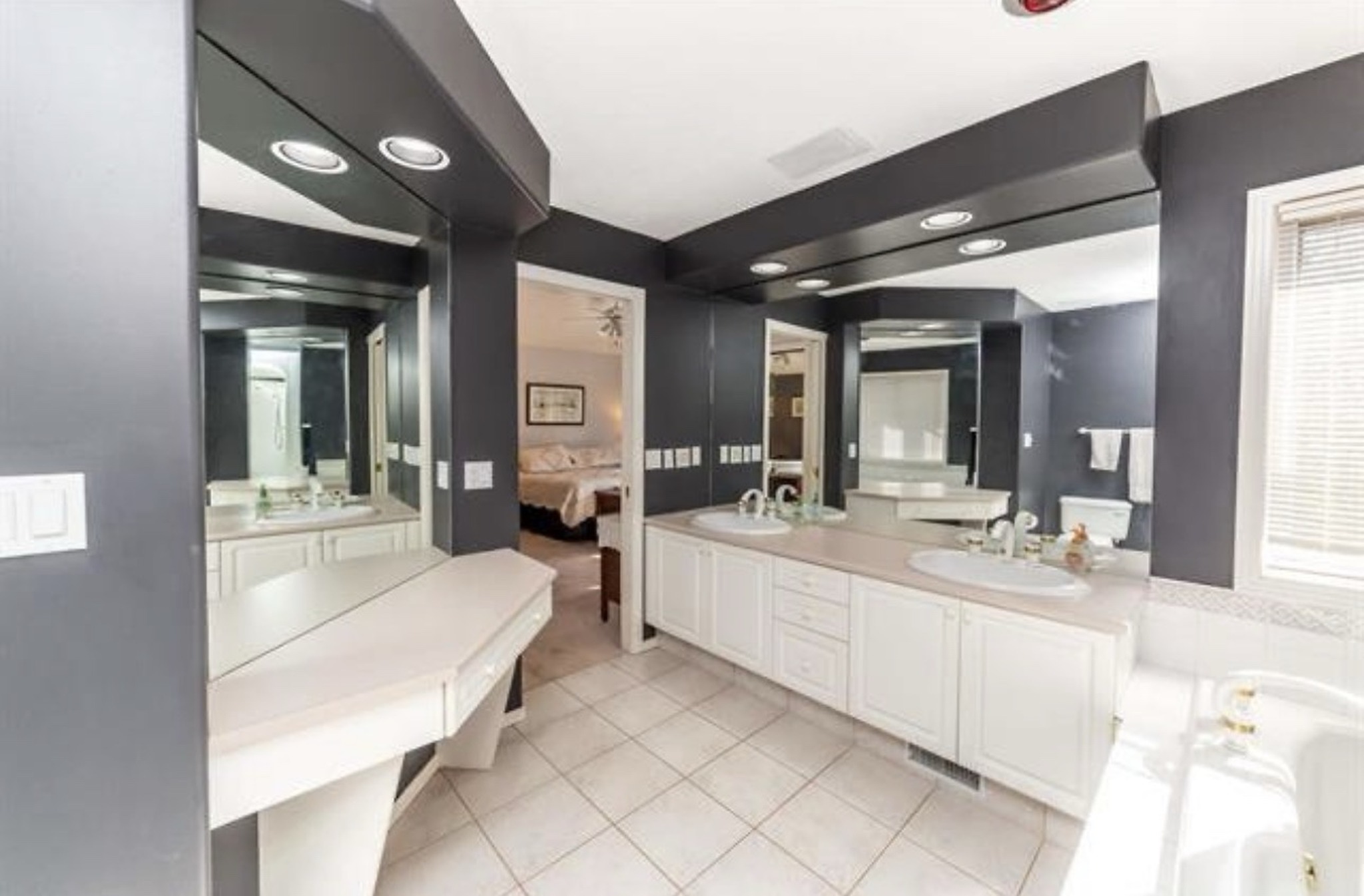 Primary bathroom before renovation