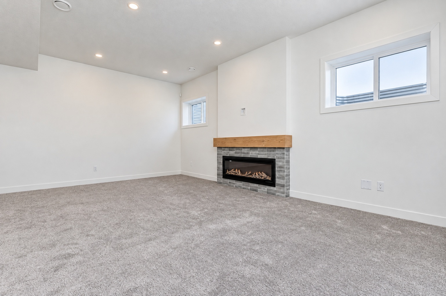 Jensen Lakes Residence I fireplace room before renovation